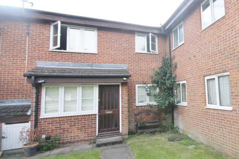 1 bedroom terraced house to rent, Sycamore Walk, Englefield Green, Surrey, TW20