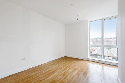 2 bedroom apartment to rent, Royal Winchester House,  Bracknell,  RG12