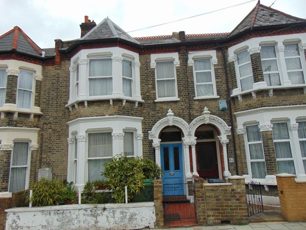 Fairmount Road, Brixton Hill, London, SW2 2BJ 1 bed in a house share