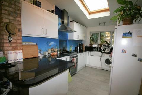 4 Bedroom Terraced House To Rent Windsor Road Leyton E10 4 Bedroom Terraced House To Rent Windsor Road Leyton E10