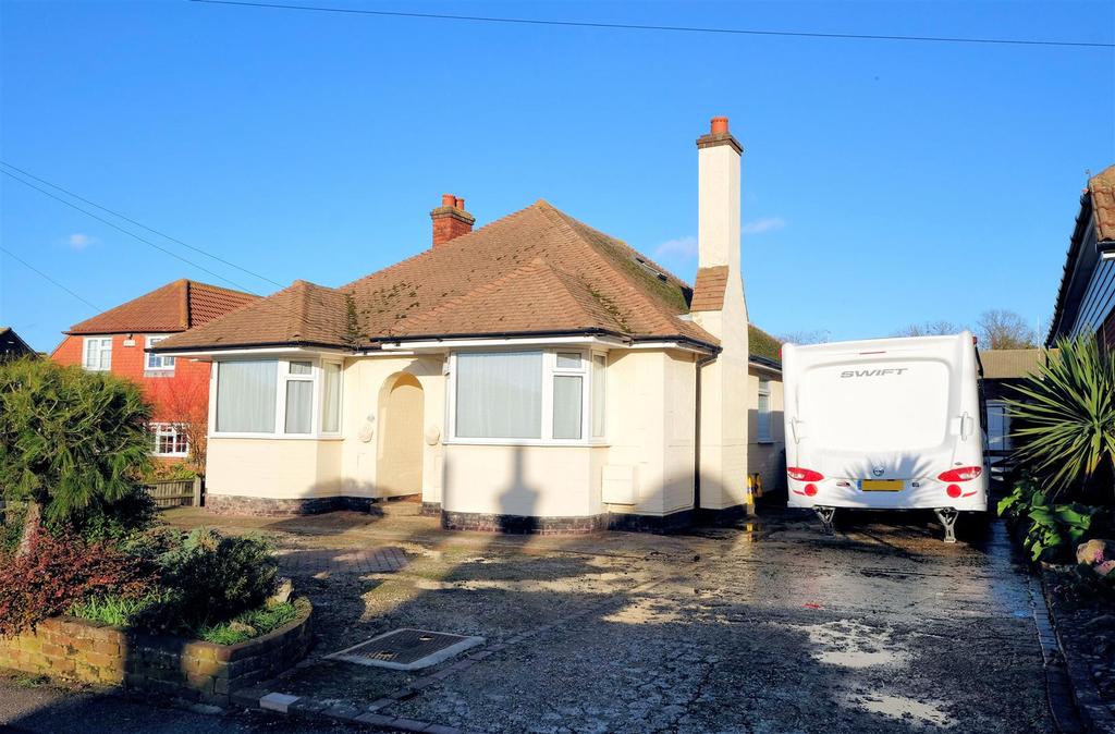 Seymour Avenue, WHITSTABLE 4 bed detached bungalow £429,950