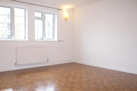 2 bedroom flat to rent, Spring Road, Feltham