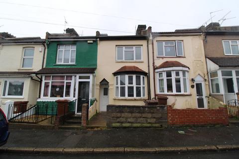 3 bedroom terraced house to rent, Chaucer Road, Gillingham, Kent, ME7