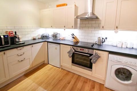 1 bedroom apartment to rent, High Street, Witney, Oxfordshire, OX28