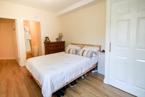 1 bedroom apartment to rent, High Street, Witney, Oxfordshire, OX28