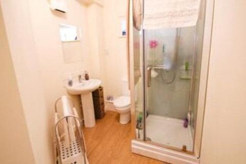 1 bedroom apartment to rent, High Street, Witney, Oxfordshire, OX28