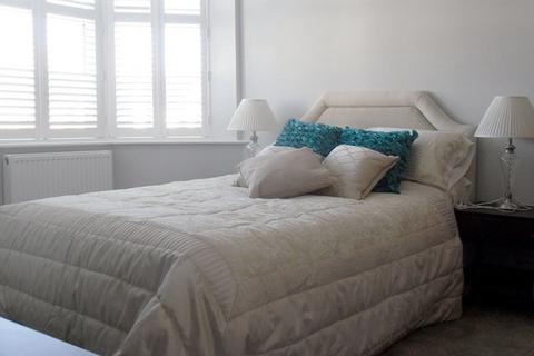 3 bedroom apartment to rent, Parkstone Road, Poole