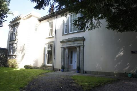 2 bedroom apartment to rent, Truro