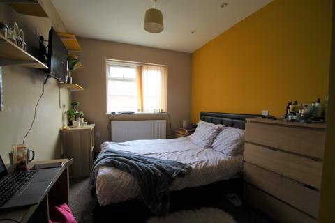 1 bedroom in a house share to rent, Long Lane, Cowley