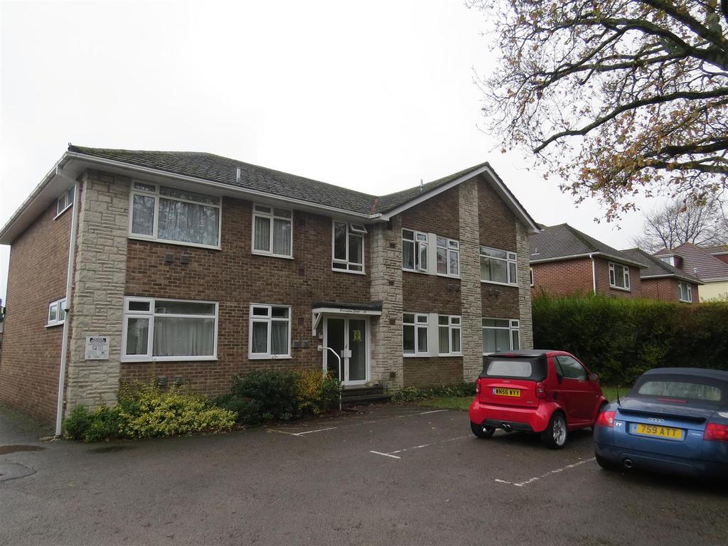Talbot Avenue, Bournemouth 2 bed apartment £795 pcm (£183 pw)