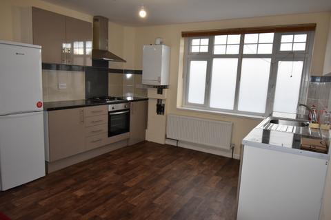 1 bedroom flat to rent, Upper Sutton lane, TW5