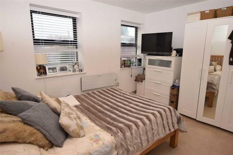 2 bedroom flat to rent - Ravenstone House, Britannia Road, Sale, M33
