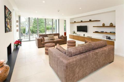 4 bedroom detached house to rent, Wentworth Estate, Virginia Water