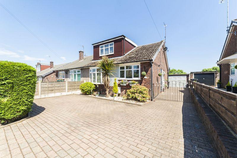 7 Liskeard Avenue, Heyside, Royton, OL2 6JU 4 bed semidetached