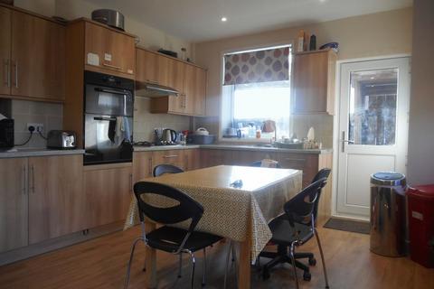 4 bedroom terraced house to rent, South Lawn Terrace, Exeter