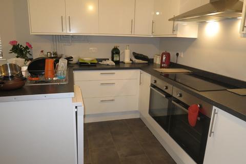1 bedroom detached house to rent, Kemp Road, Winton