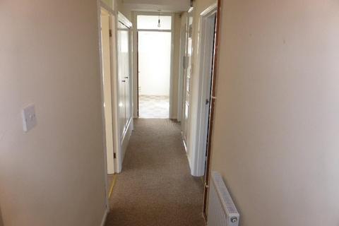 2 bedroom flat to rent, Lea Way, Wellingborough NN8