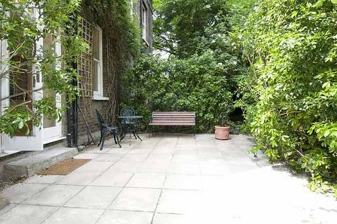 Ground floor flat to rent, Fernshaw Mansions, Chelsea SW10