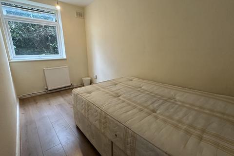 3 bedroom flat to rent, Yoakley Road, Stoke Newington, N16