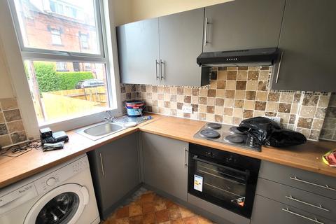 2 bedroom end of terrace house to rent, Bexley Grove, Leeds LS8