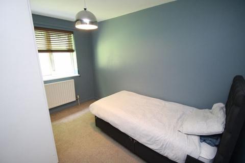 2 bedroom flat for sale, Acock Grove, Northolt