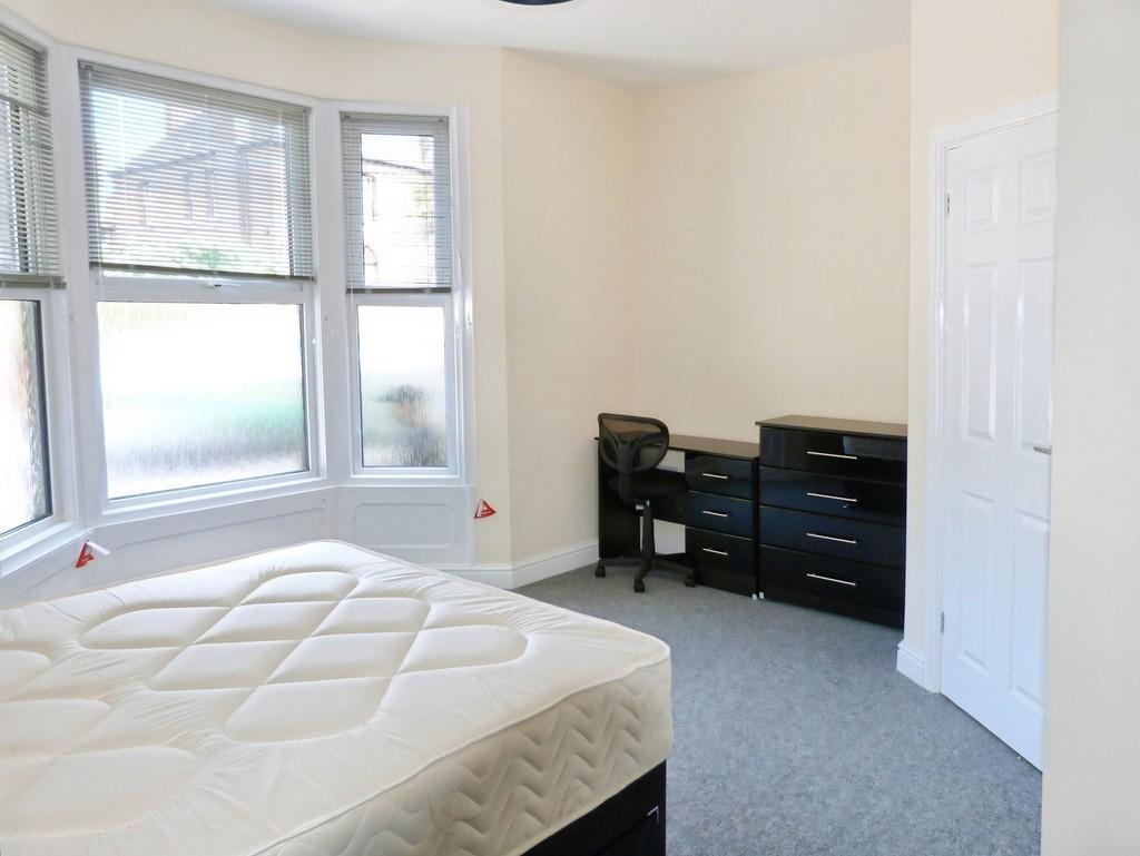 5edbb00b-bedroom