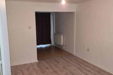 3 bedroom terraced house to rent, Bamborough Court, Cramlington NE23