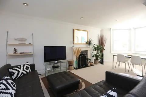 2 bedroom apartment to rent, Kingsway, Hove BN3 4GL