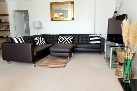 2 bedroom apartment to rent, Kingsway, Hove BN3 4GL
