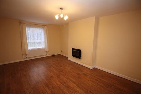 3 bedroom semi-detached house to rent, Green Lane Road, Leicester LE5