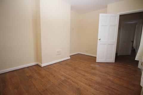 3 bedroom semi-detached house to rent, Green Lane Road, Leicester LE5