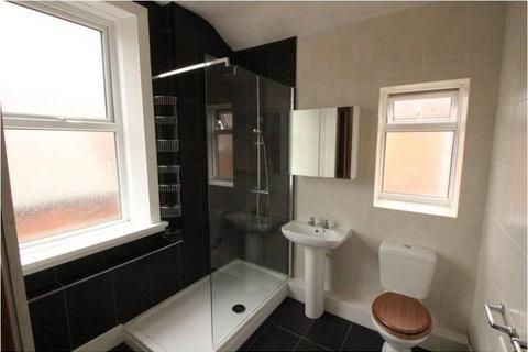 3 bedroom flat to rent, Lonsdale Terrace, Jesmond, Newcastle upon Tyne NE2