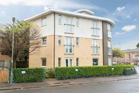 undefined, Ashley Gate, Walton-on-Thames