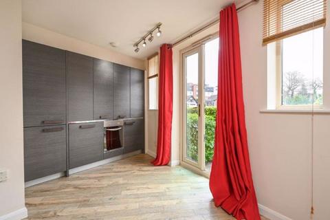 undefined, Ashley Gate, Walton-on-Thames