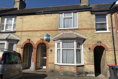 4 bedroom terraced house to rent, Guildford Road, Canterbury CT1