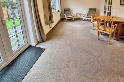undefined, Newnham Green, Hook RG27