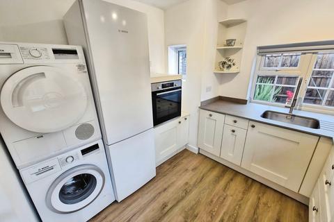 undefined, Newnham Green, Hook RG27