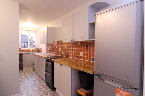 2 bedroom terraced house to rent, Sherwood Street, Reading, RG30