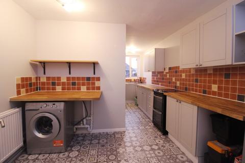 2 bedroom terraced house to rent, Sherwood Street, Reading, RG30