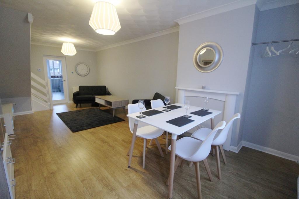 Living/dining room