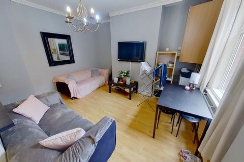 4 bedroom house to rent, Granby Grove, Leeds