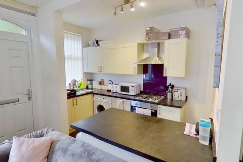 4 bedroom house to rent, Granby Grove, Leeds