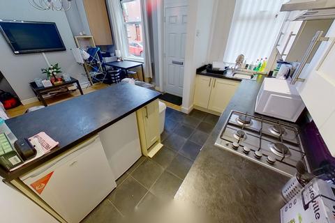 4 bedroom house to rent, Granby Grove, Leeds