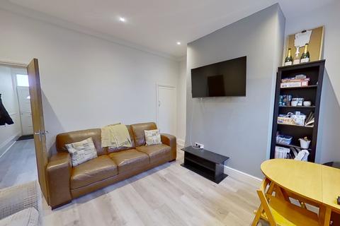 4 bedroom house to rent, Broomfield Terrace, Headingley