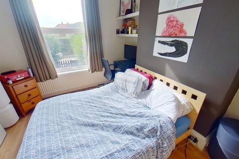 4 bedroom house to rent, Broomfield Terrace, Headingley