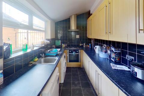 4 bedroom terraced house to rent, Broomfield Terrace, Headingley, Leeds, West Yorkshire