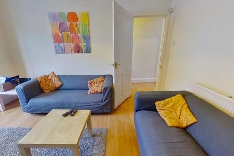 Norwood Place, Hyde Park