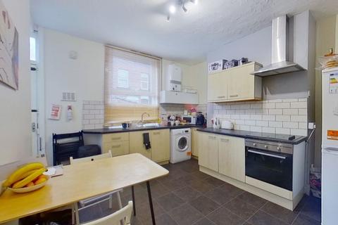 4 bedroom terraced house to rent, Norwood Place, Hyde Park, Leeds, West Yorkshire