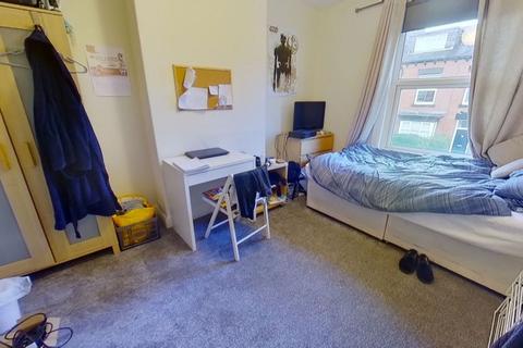 4 bedroom terraced house to rent, Norwood Place, Hyde Park, Leeds, West Yorkshire