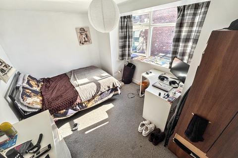 5 bedroom terraced house to rent, Grimthorpe Place, Headingley, Leeds, West Yorkshire